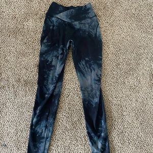 Alphalete Blue Tie-Dye Leggings